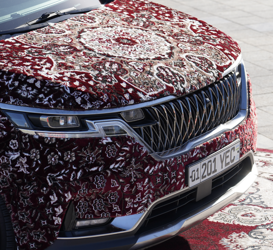 YEC noodatiy san'at asarini namoyish etdi